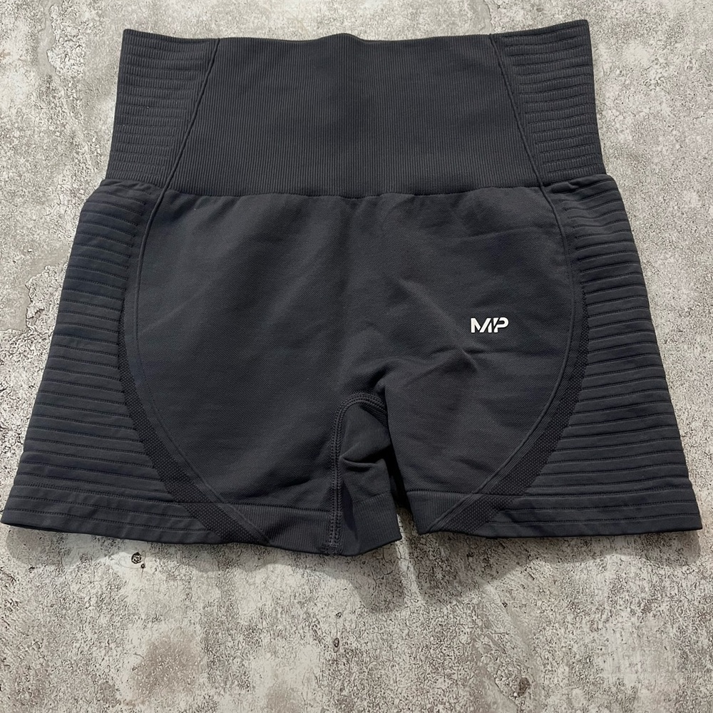 MP Women’s Tempo Seamless Booty Shorts - Graphite